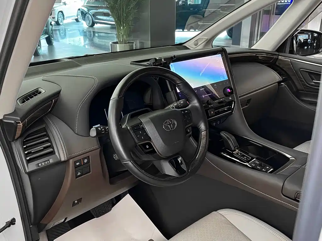 Toyota Alphard 2024