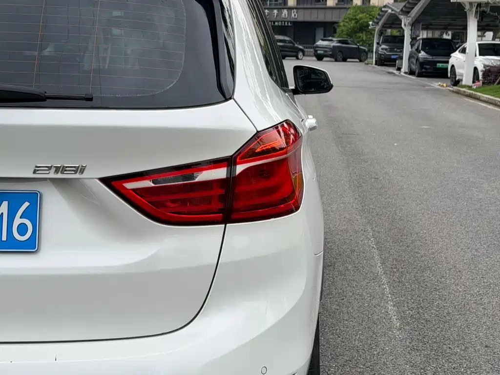 BMW 2 Series Gran Tourer 2017 — фото 10