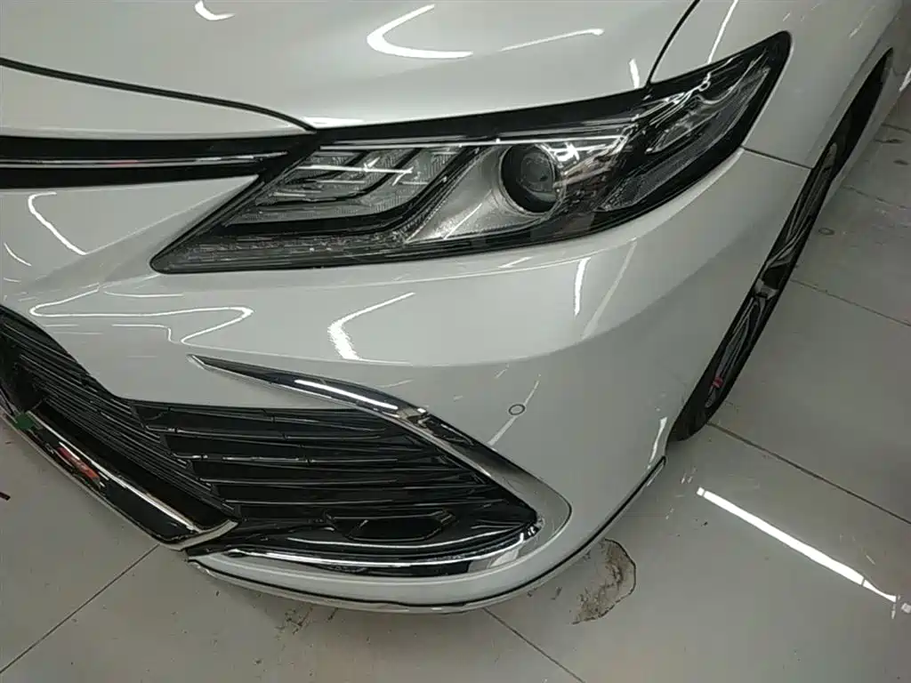 Toyota Camry 2023 — фото 24