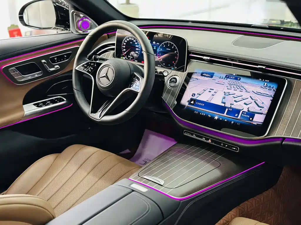 Mercedes-Benz E-Class 2025 — фото 13