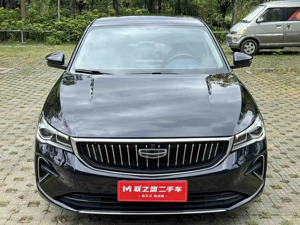 Geely Emgrand 2022