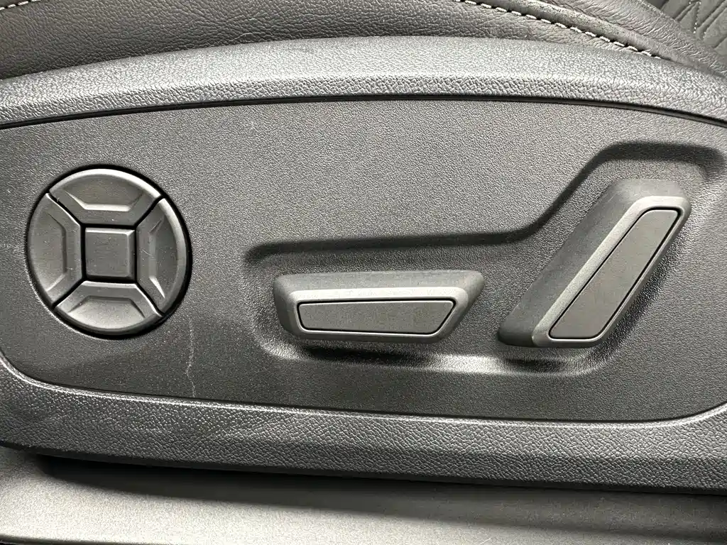 Audi A3 2023 — фото 12