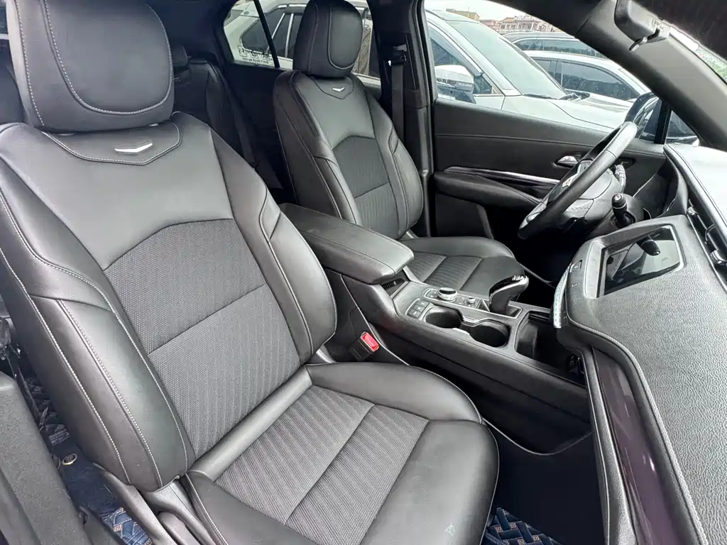 Cadillac XT4 2020 — фото 14