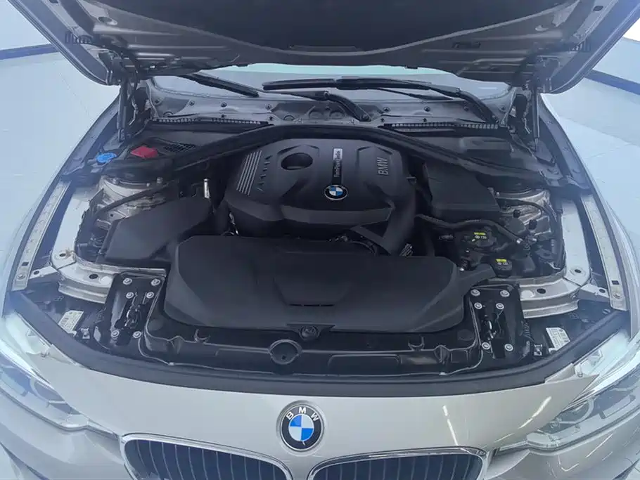 BMW 3 Series 2017 — фото 10