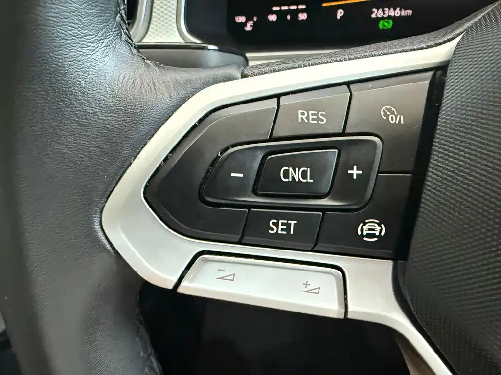 Volkswagen T-Roc 2023 — фото 13