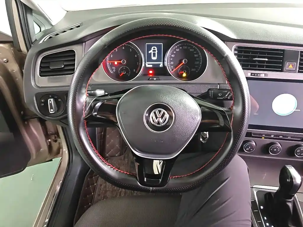 Volkswagen Golf 2016 — фото 11