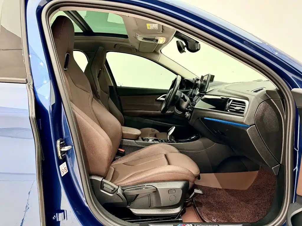 BMW 1 Series 2023 — фото 19