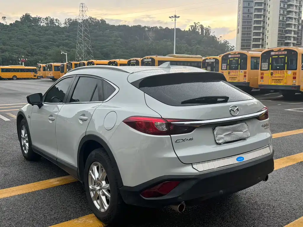 Mazda CX-4 2017 — фото 9