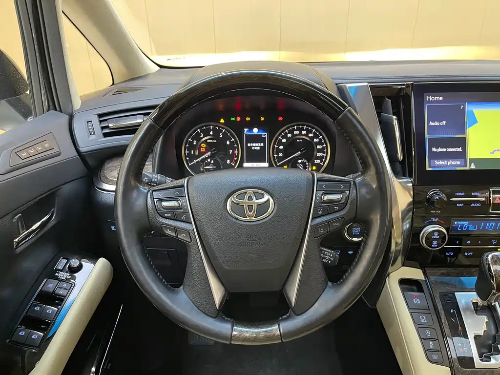 Toyota Alphard 2023 — фото 11