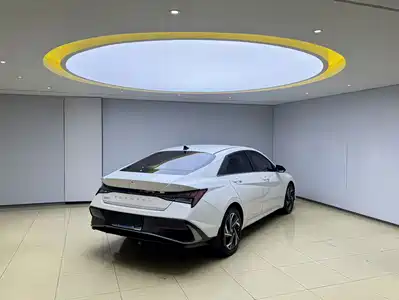 Hyundai Elantra 2023