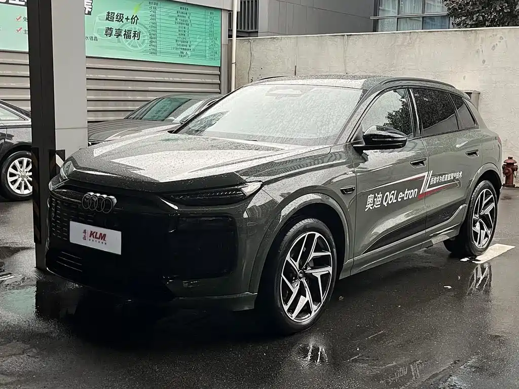 Audi Q6L E-Tron 2025 — фото 1