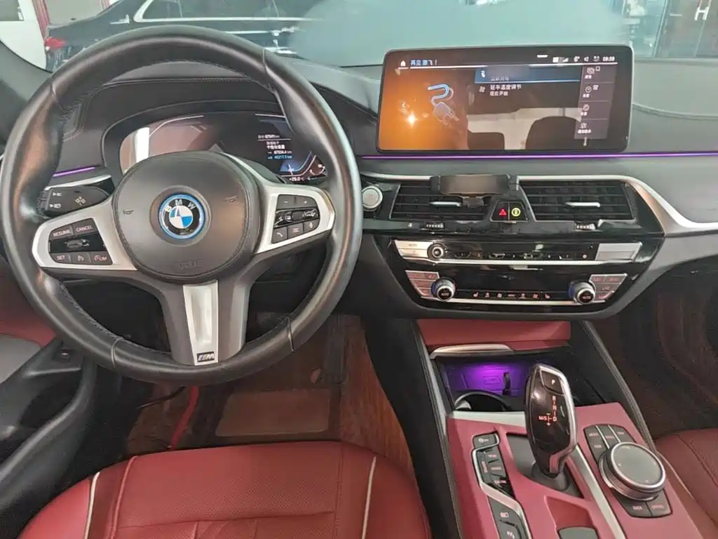BMW 5 Series New Energy 2023 — фото 10