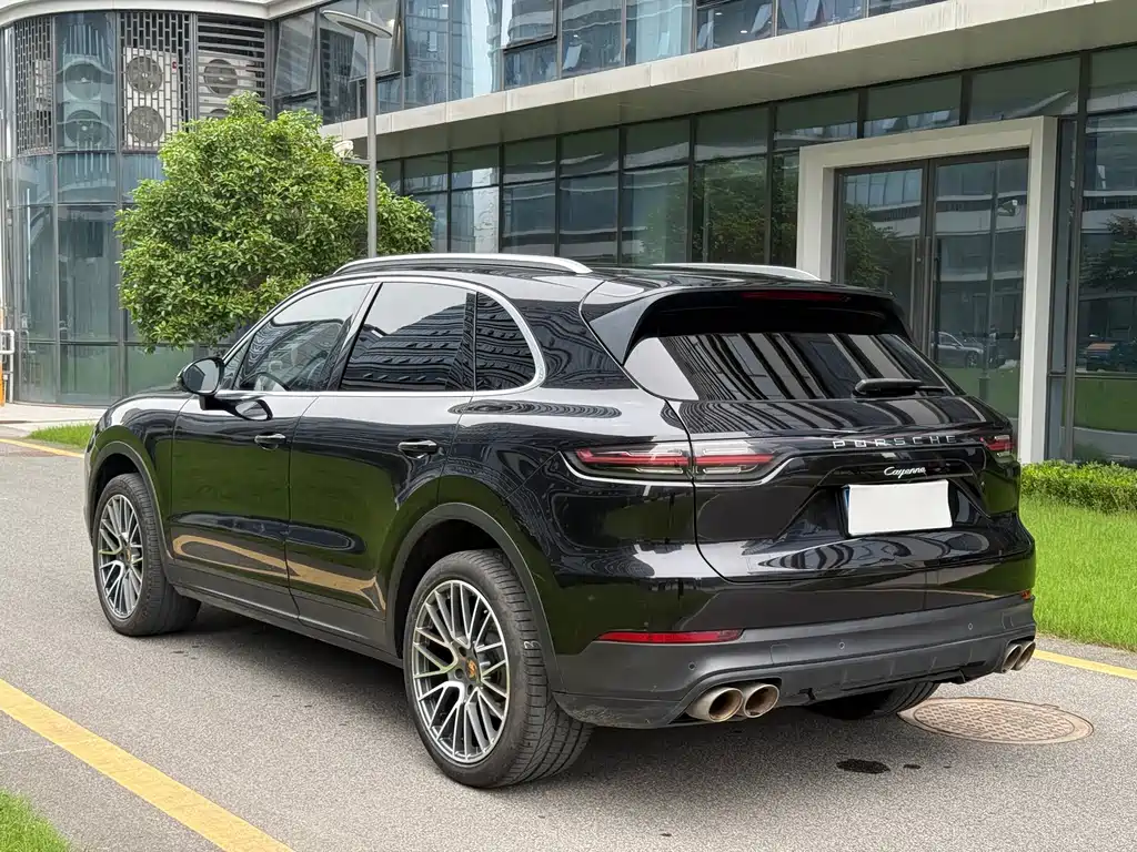 Porsche Cayenne 2019 — фото 6