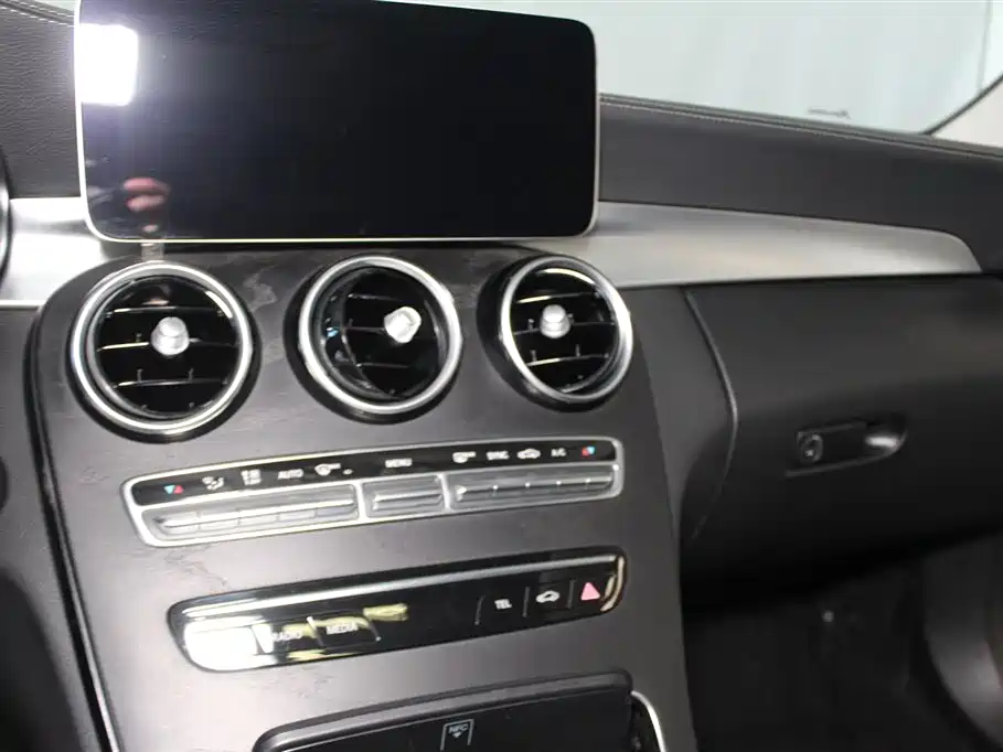 Mercedes-Benz C-Class 2019 — фото 12