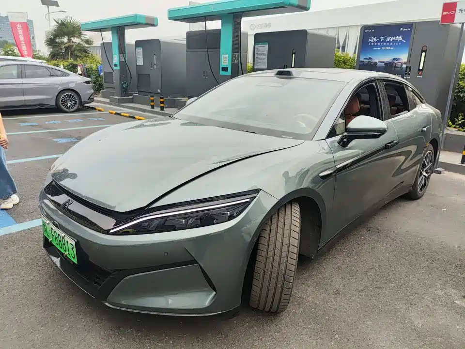 BYD Han L 2025