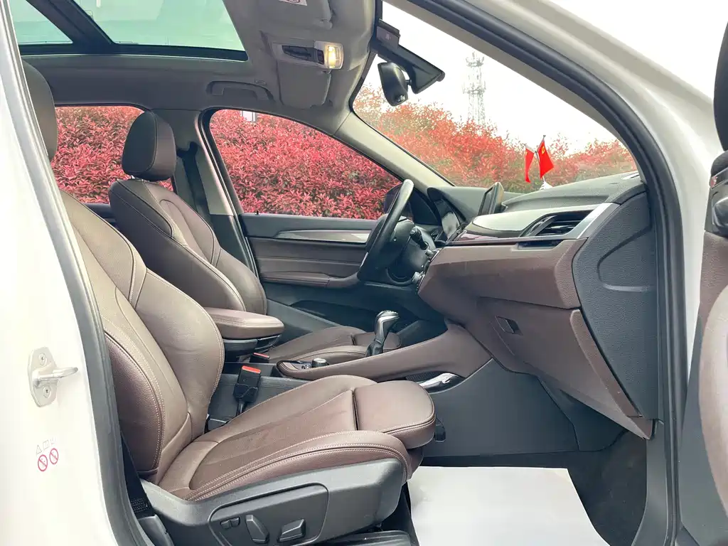 BMW X1 2018 — фото 12