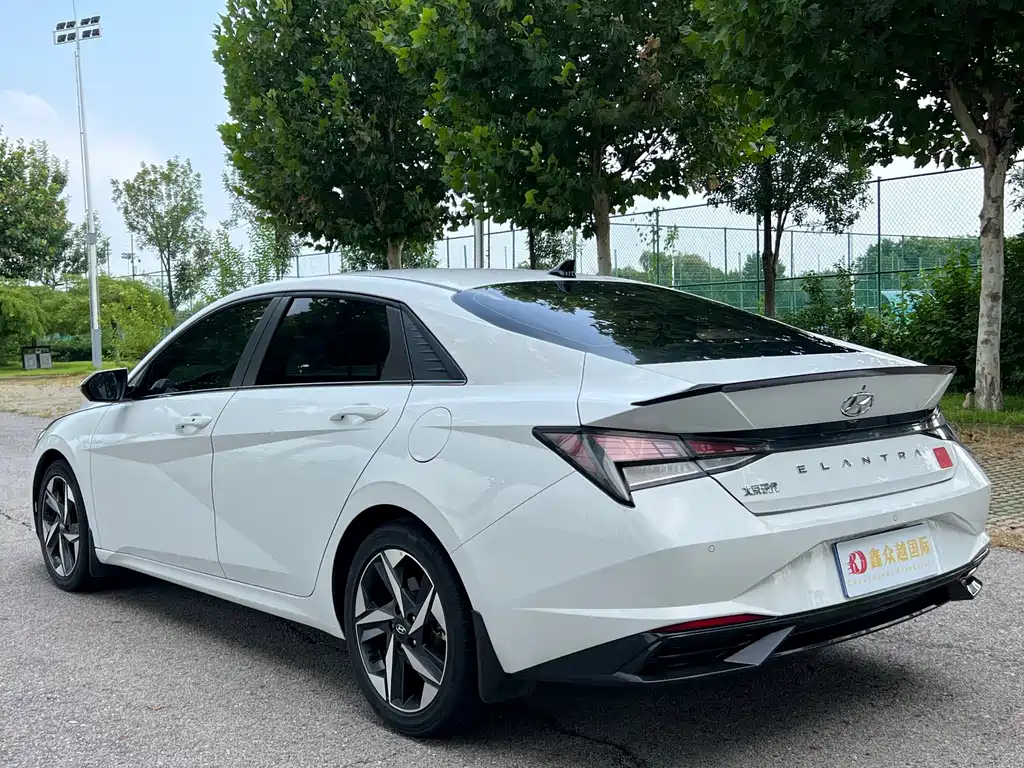 Hyundai Elantra 2023