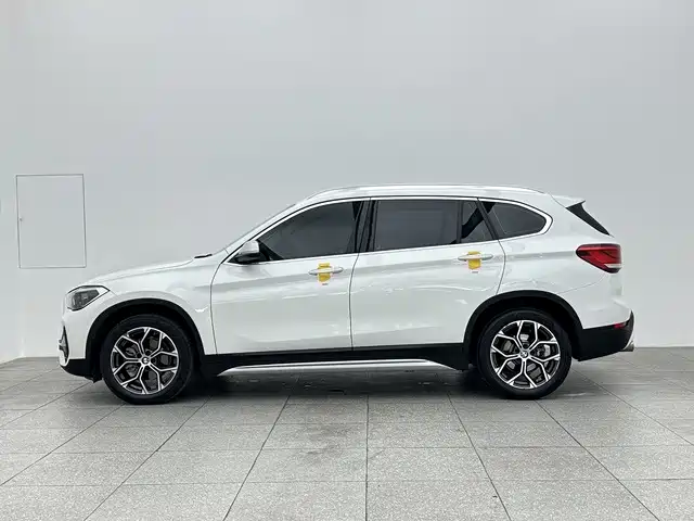 BMW X1 2021 — фото 8