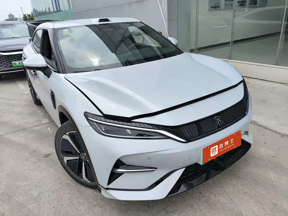 BYD L EV 2025