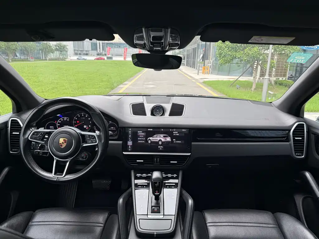 Porsche Cayenne 2019 — фото 11