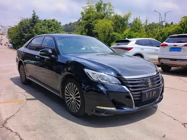 Toyota Crown 2018