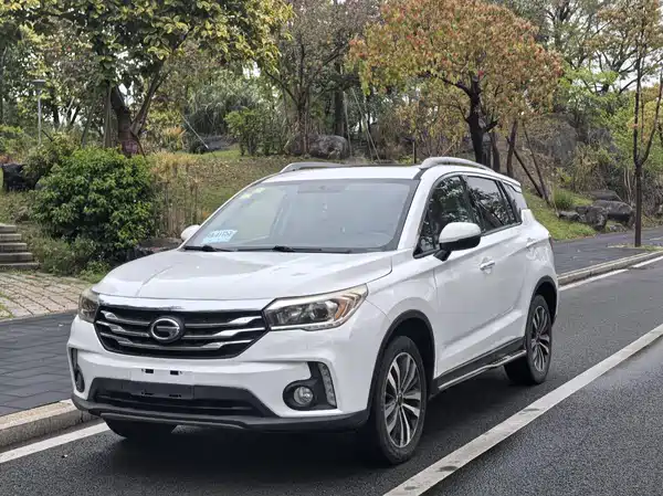 GAC Trumpchi GS4 2015