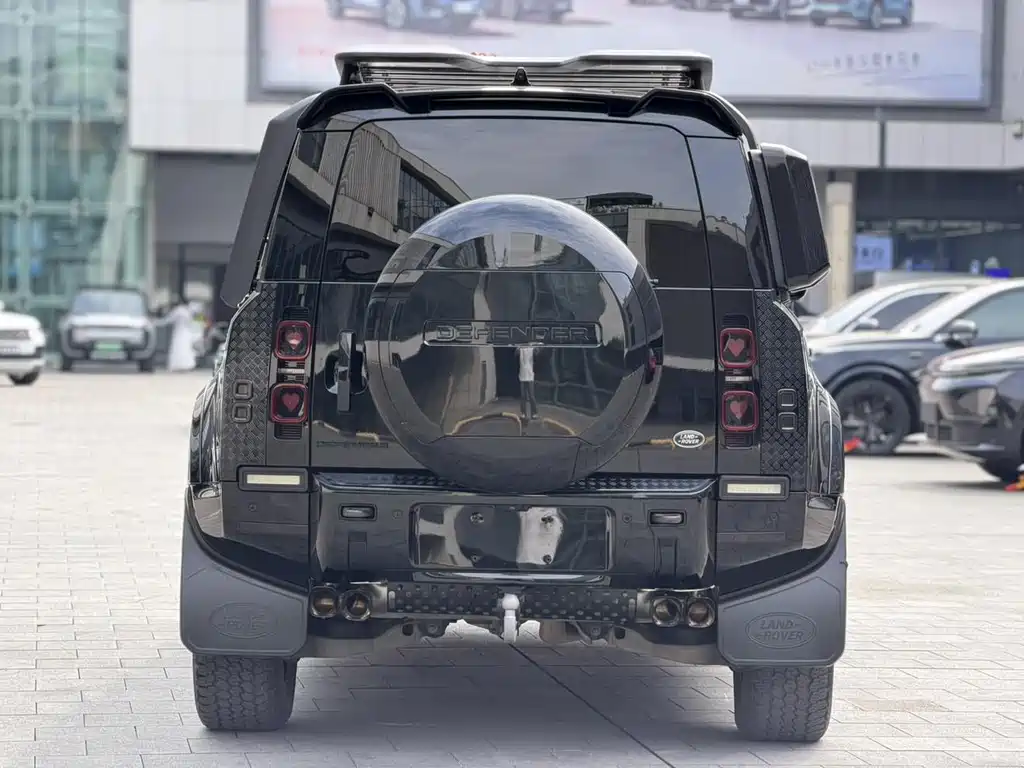 Land Rover Defender 2023 — фото 21