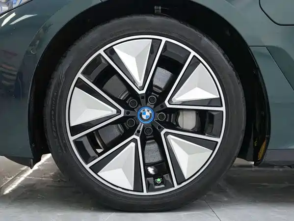 BMW i3 2024