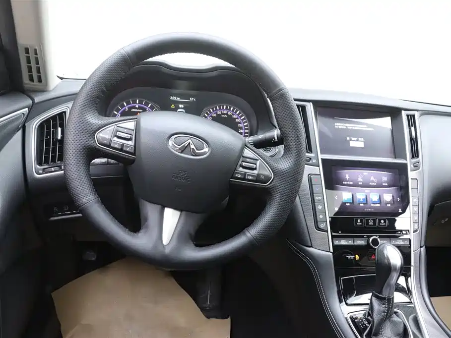 Infiniti Q50L 2017 — фото 28