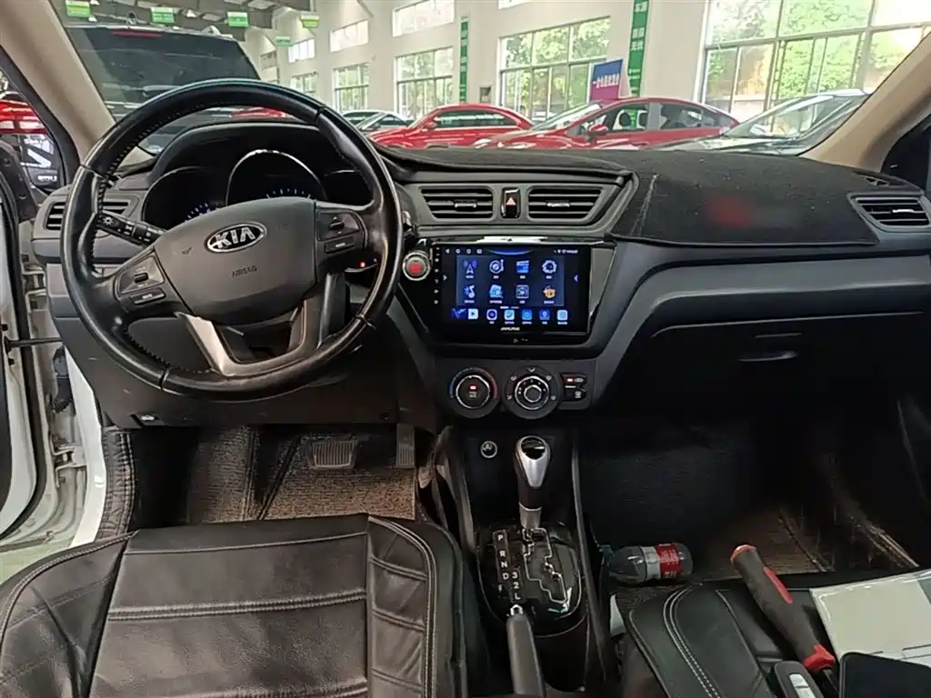 Kia K2 2014 — фото 10