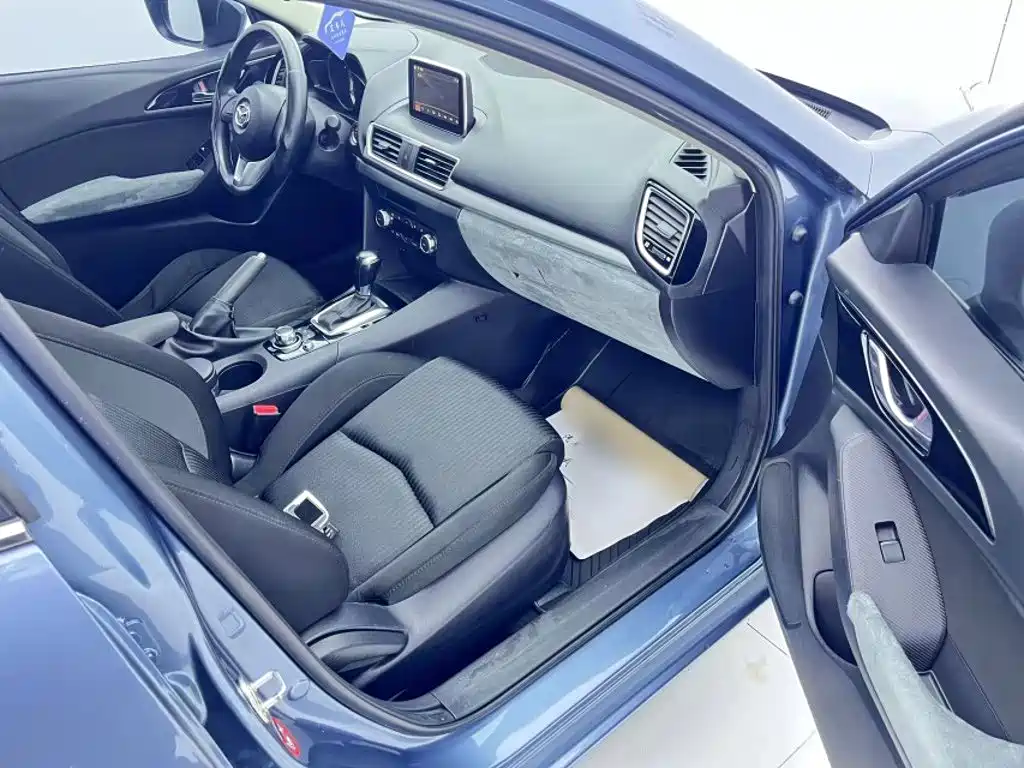 Mazda 3 Axela 2015 — фото 19