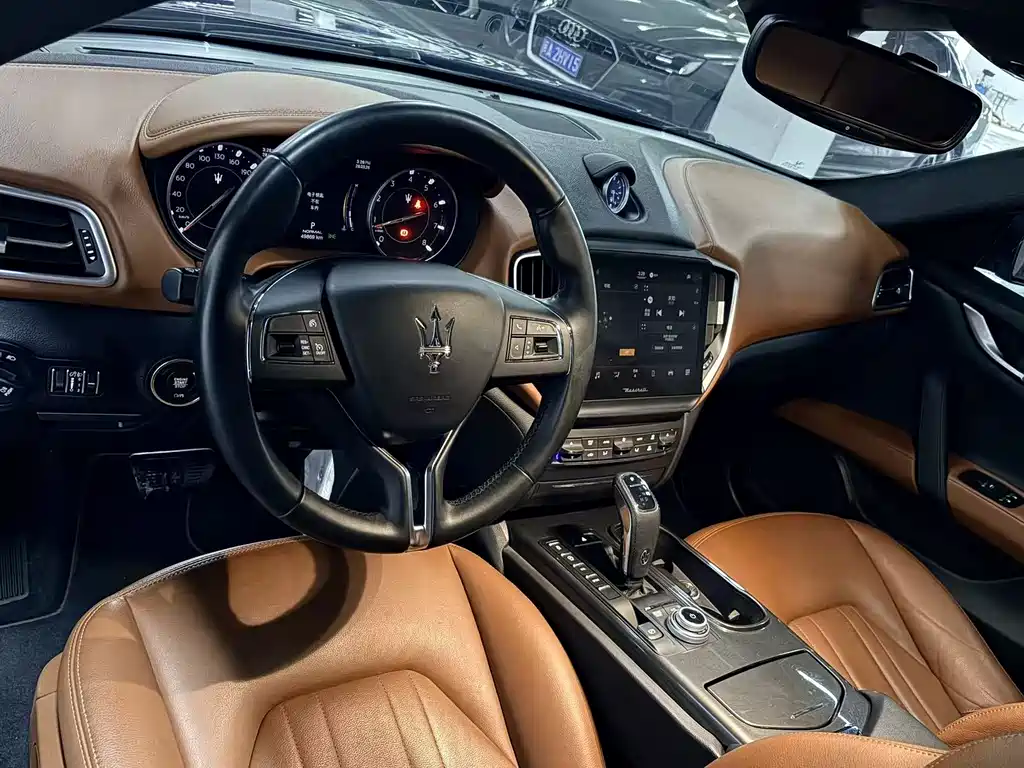 Maserati Ghibli 2021 — фото 4