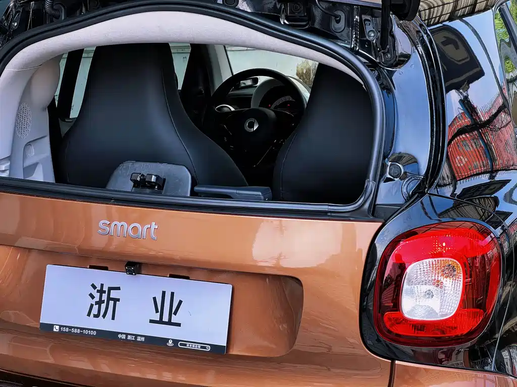 smart Fortwo 2016 — фото 15