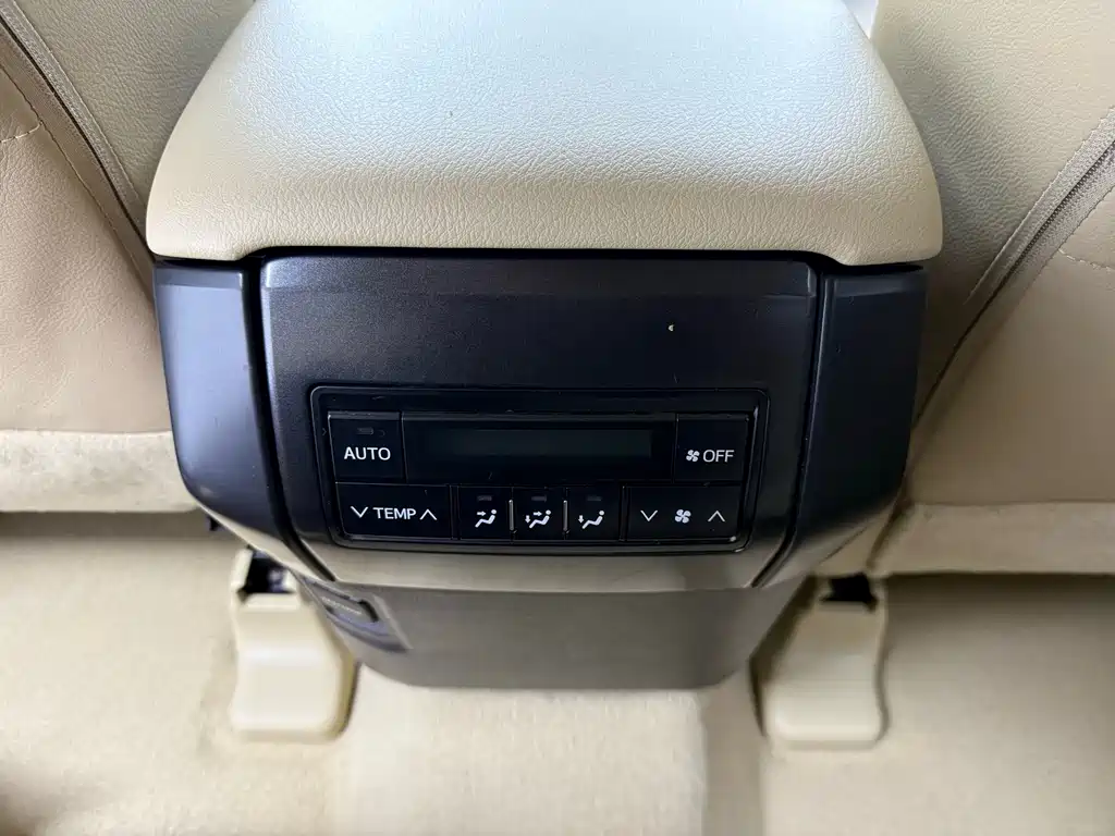 Toyota Prado 2015 — фото 12