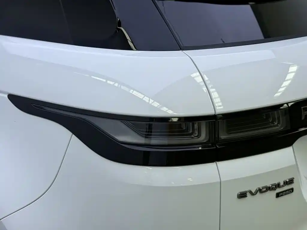 Land Rover Evoque 2023 — фото 19