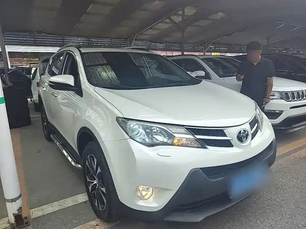 Toyota RAV4 2015