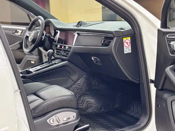 Porsche Macan 2023