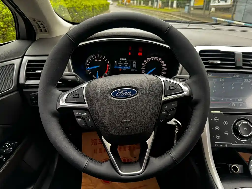 Ford Mondeo 2016 — фото 14