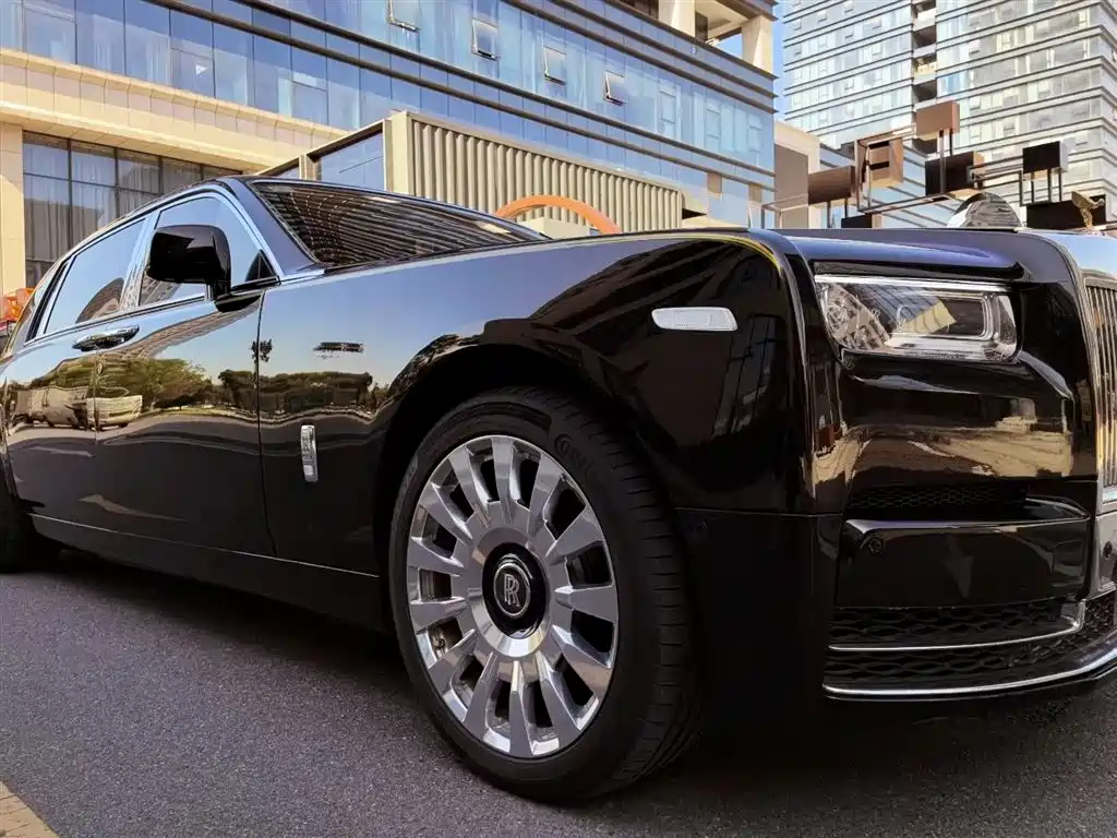 Rolls-Royce Phantom 2010 — фото 6