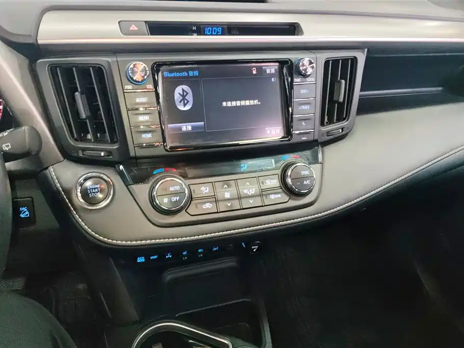 Toyota RAV4 2019 — фото 13