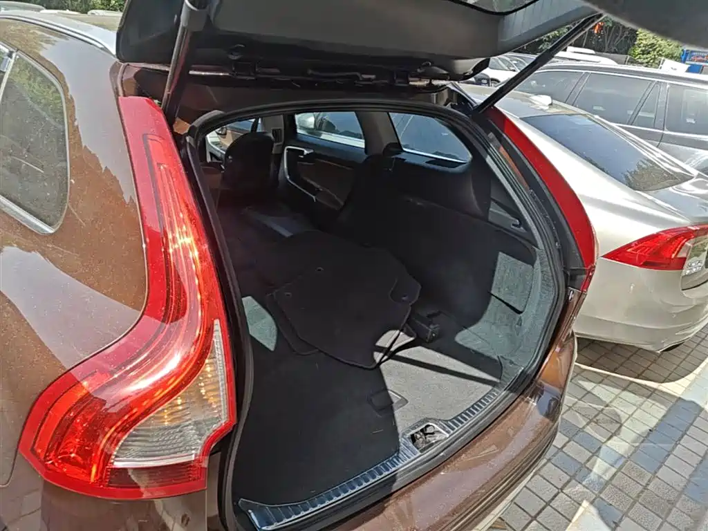 Volvo XC60 2015 — фото 19