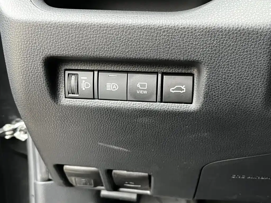 Toyota RAV4 2022 — фото 16