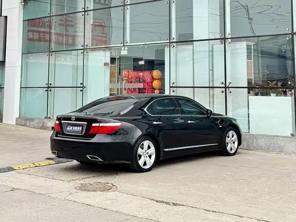 Lexus LS 2009