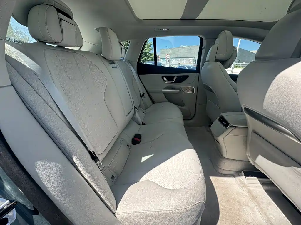 Mercedes-Benz EQE SUV 2024 — фото 12