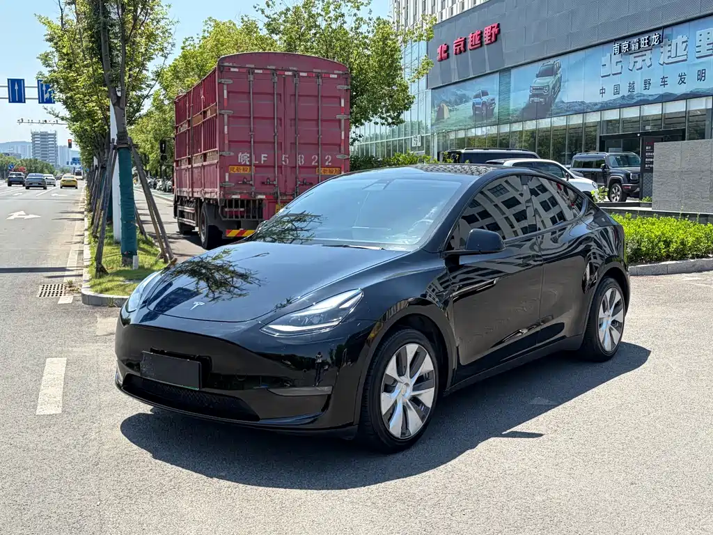Tesla Model Y 2022 — фото 1