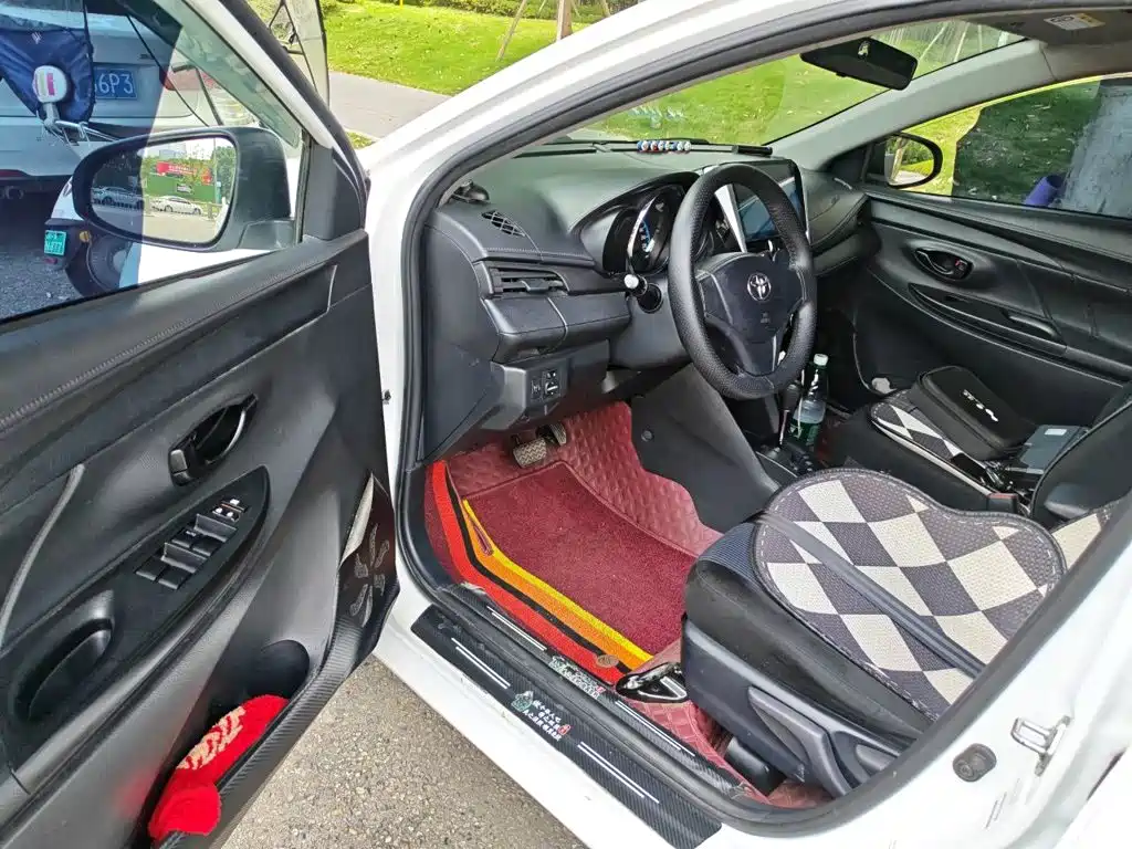 Toyota Yaris L 2018 — фото 17