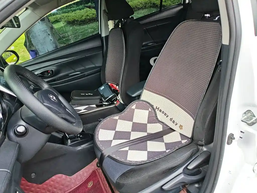 Toyota Yaris L 2018 — фото 16