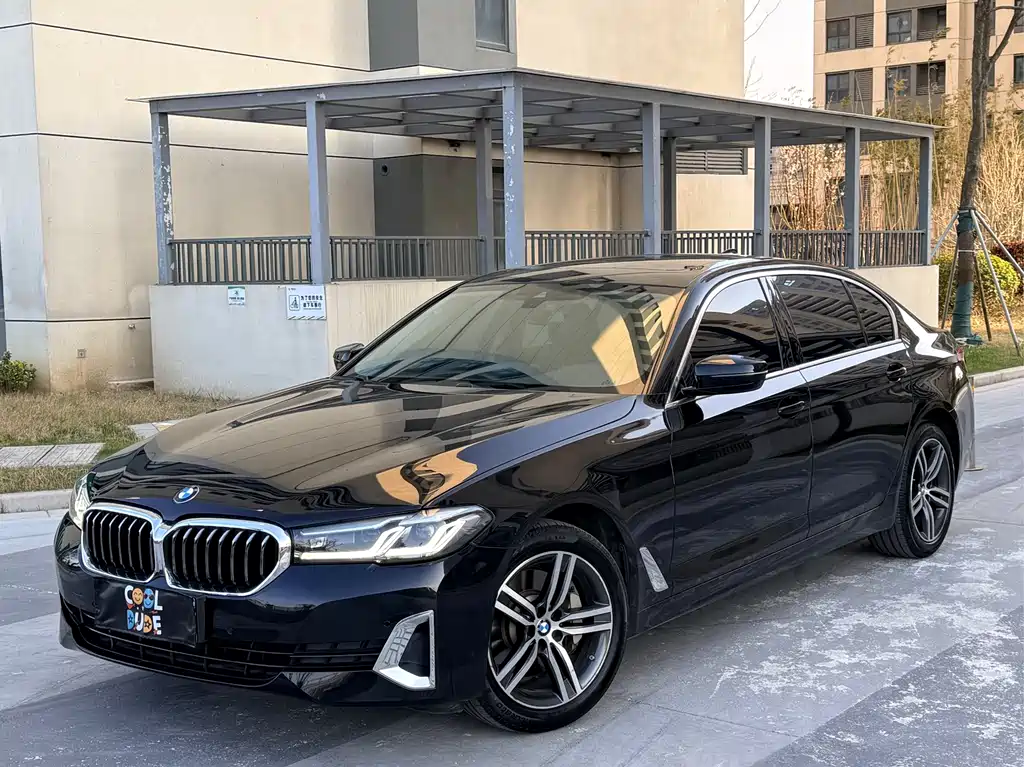 BMW 5 Series 2021 — фото 1