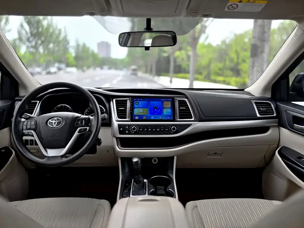 Toyota Highlander 2015 — фото 9