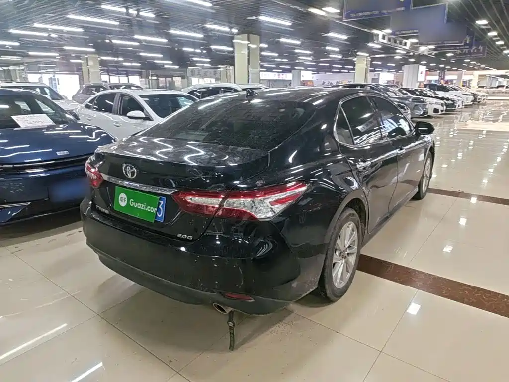 Toyota Camry 2023 — фото 7